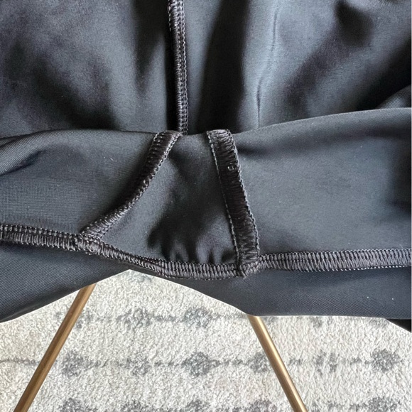 Spanx Faux Leather Camo Leggings Size Medium - Picture 12 of 13